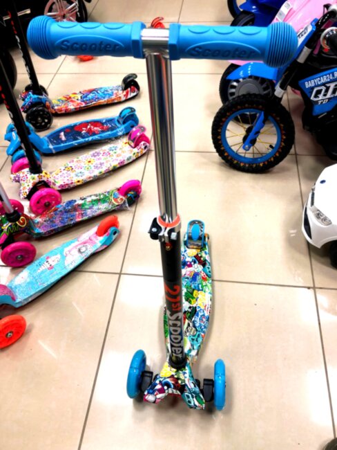 НоменклатураПрисоединенныеФайлы Детский самокат 2wd ScooTer - blue-graffiti